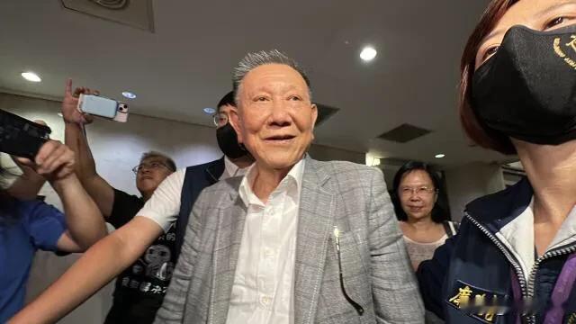 沈庆京移送北检！京华城案行贿柯文哲？列被告处分将出炉

柯文哲台北市长任内涉京华