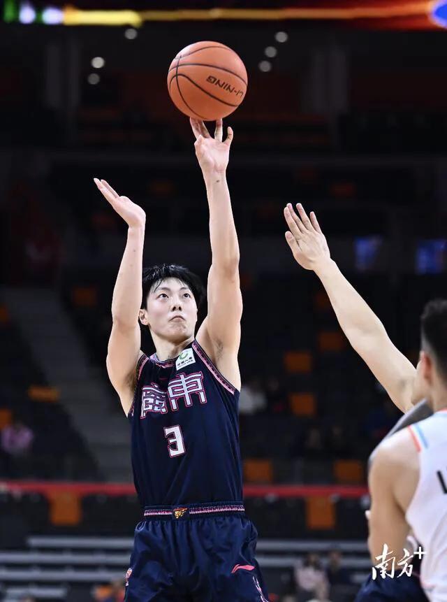 广东男篮121:107北控男篮，这两点是球队获胜的关键

1、首发三名核心表现稳