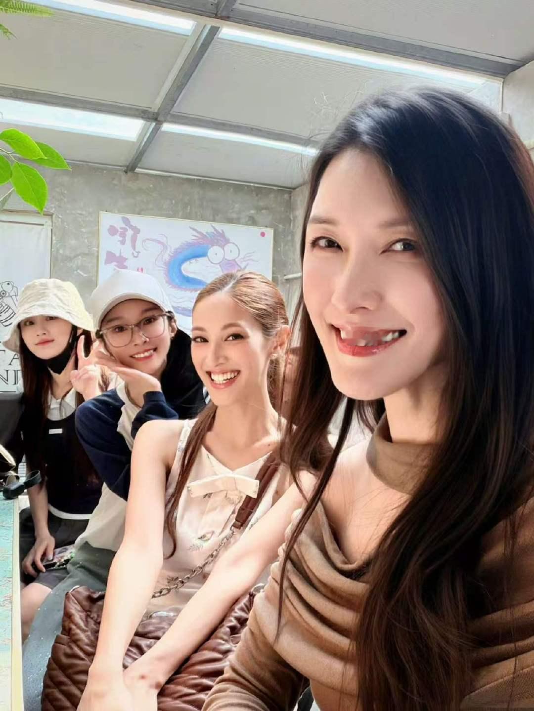 by5一起过七夕by5合体过七夕 好爱啊，by5就这样合体过七夕！ 