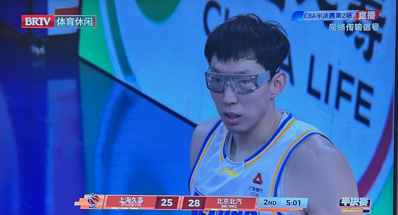 CBA半决赛第二场，上海久事主场VS北京北汽，比分42:42。

令人不可思议的