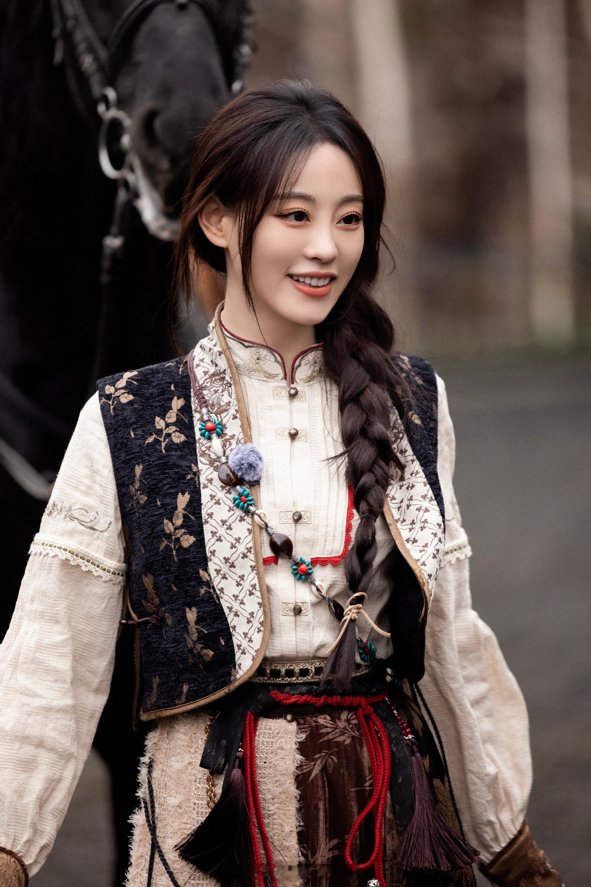 祝绪丹马背上的姑娘 