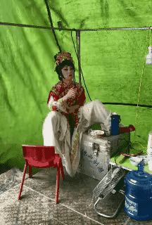 各行各业里面的普通人都不容易[祈祷]