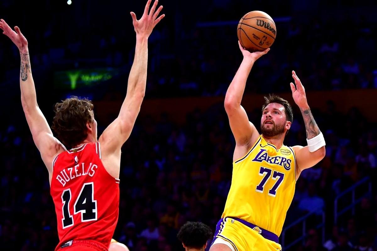 勒布朗重回迈阿密？这剧本越来越真了！

老詹直接空降南海岸，联手那个内线猛兽阿德