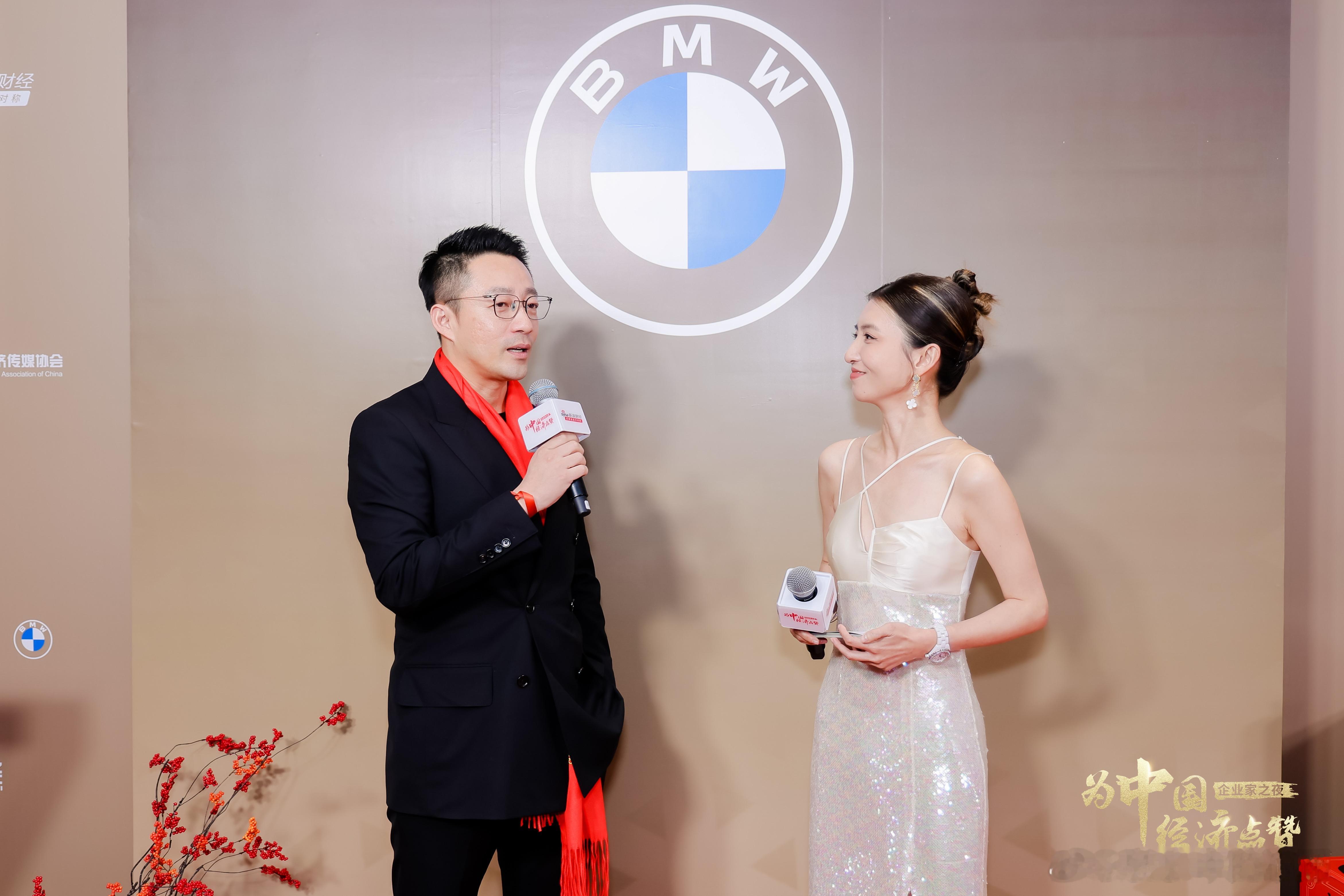 与塑造世界的先锋者对话 2025年的这个寒意渐消的夜晚，北京正大中心上演了一场别