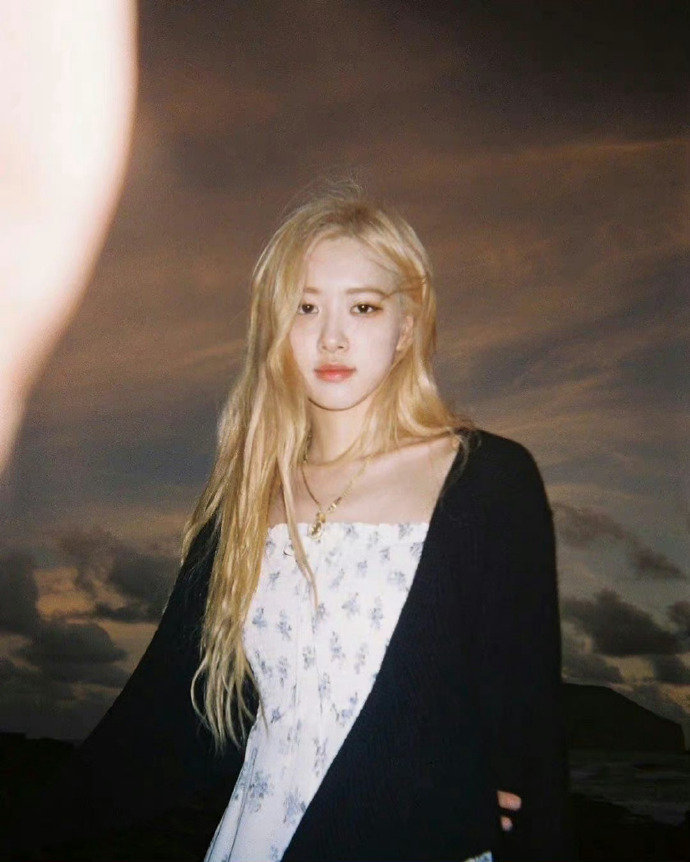 Rosé 朴彩英  分享一组氛围感胶片 