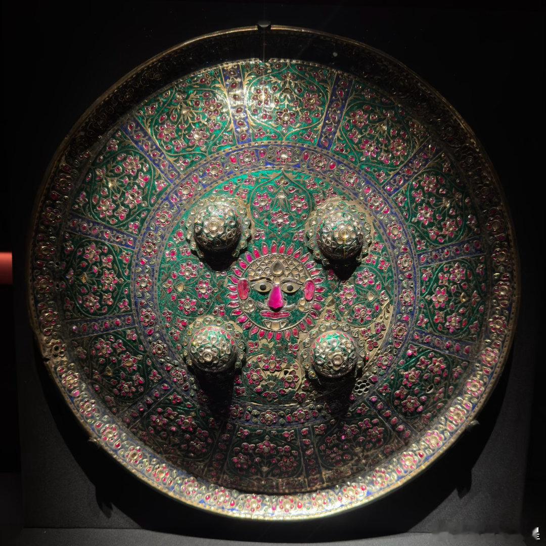 「世界珍宝」印度莫卧儿王朝艺术展 ，南京博物院。本次展览是深圳之后的轮展，聚焦印