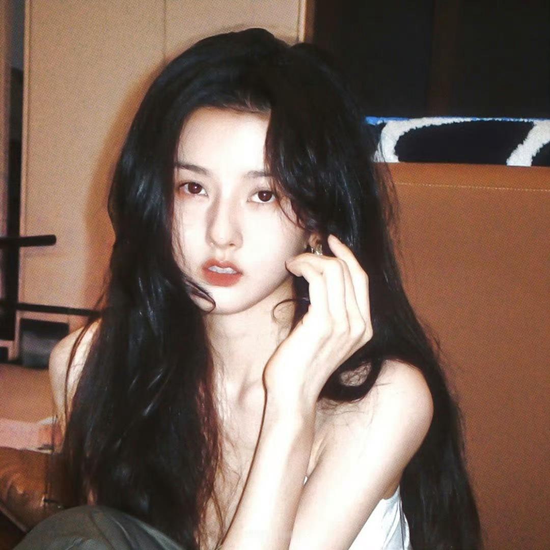 𝗦𝗛𝗔𝗥𝗘丨𝗪𝗲𝗖𝗵𝗮𝘁头像勿拌匀文案丨女生头像丨女明星头