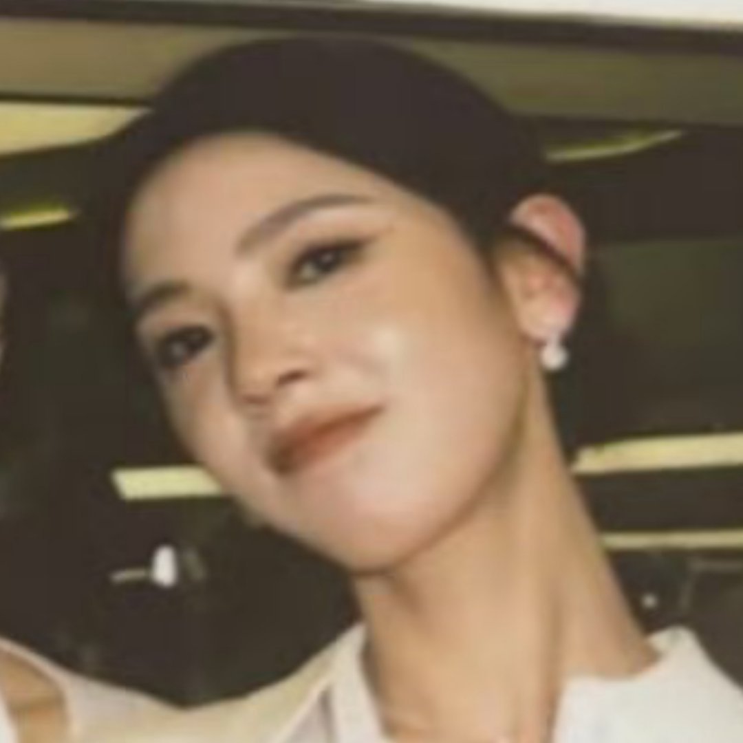 我一屁股坐上去就开始妈宝妈了。🤤 