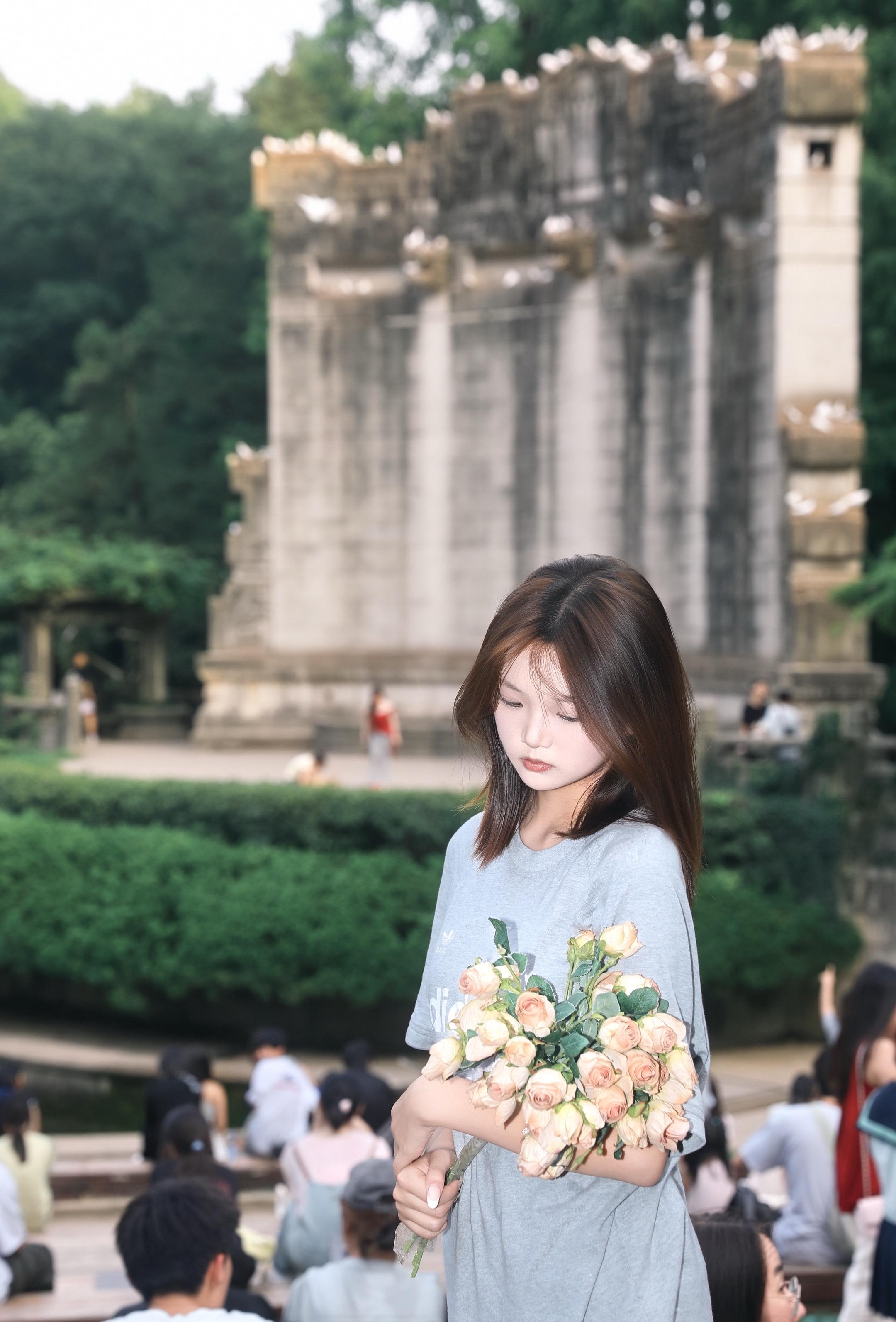 我和南京有个约定，遇到想共度一生的人就去看梧桐树