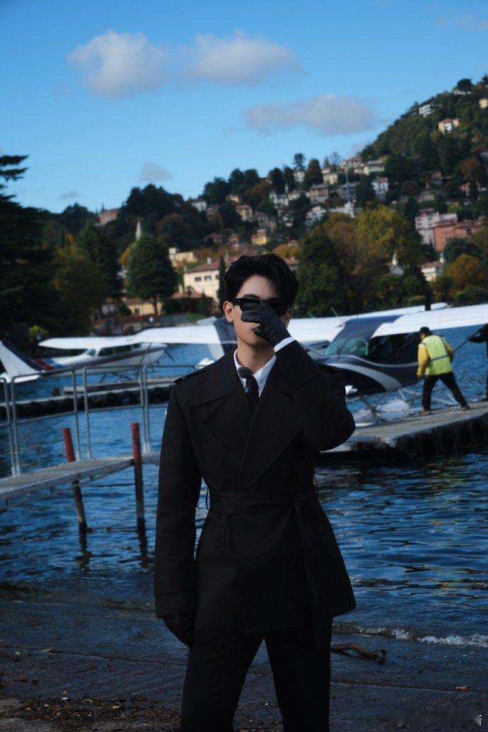 胡先煦唱歌走心走的是杀心笨蛋小胡幽默搞笑可爱至极唱爱你演成收保护费？胡先煦的杀气