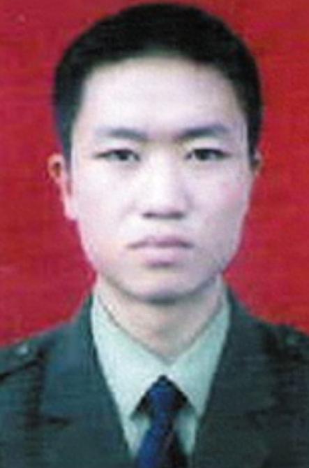 “现实版窦娥冤！”2001年云南，一警校生去银行取200元生活费，却发现银行系统