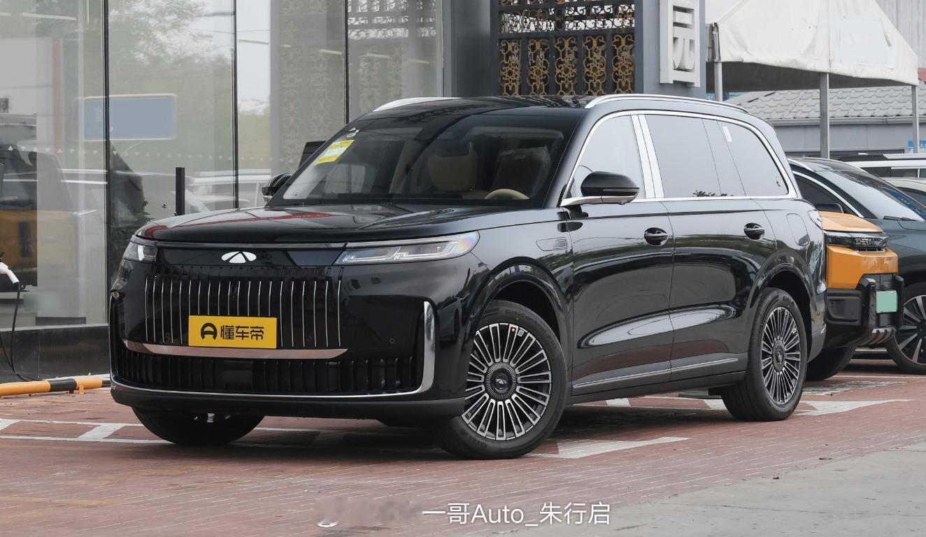 全新奇瑞风云T11正式上市，18.99万起售。奇瑞风云T11采用了六座布局，它搭