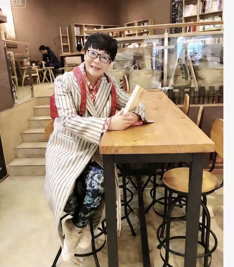 我60多岁的时候，天天跑案子还想出长篇小说。
