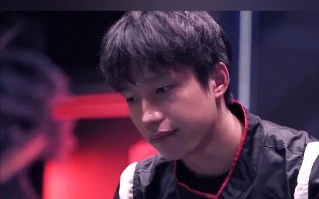 理性讨论：小虎和厂长谁的s赛表现更炸裂？[思考]厂长是所有参加过至少6届s赛的非
