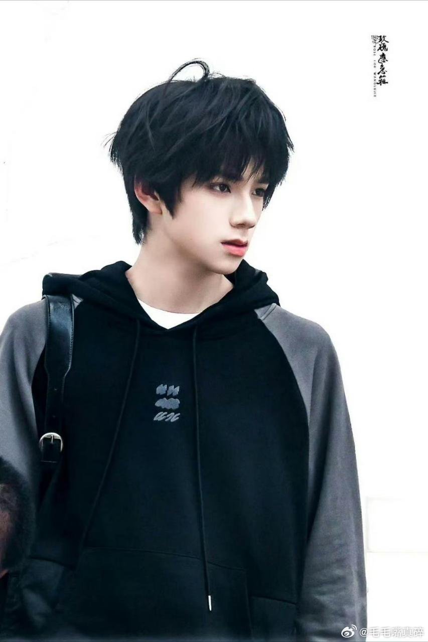 王橹杰出场即焦点，相关数据全面领跑！角色话题最快破圈，二创刷屏全网，单人相关播放