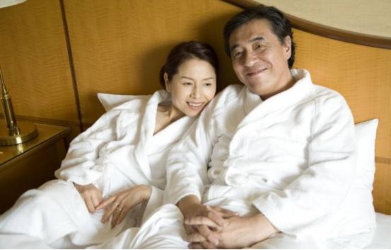 女性绝经后同房，这6件事需要注意！听听医生是怎么说的！

很多人一提到女性绝经后