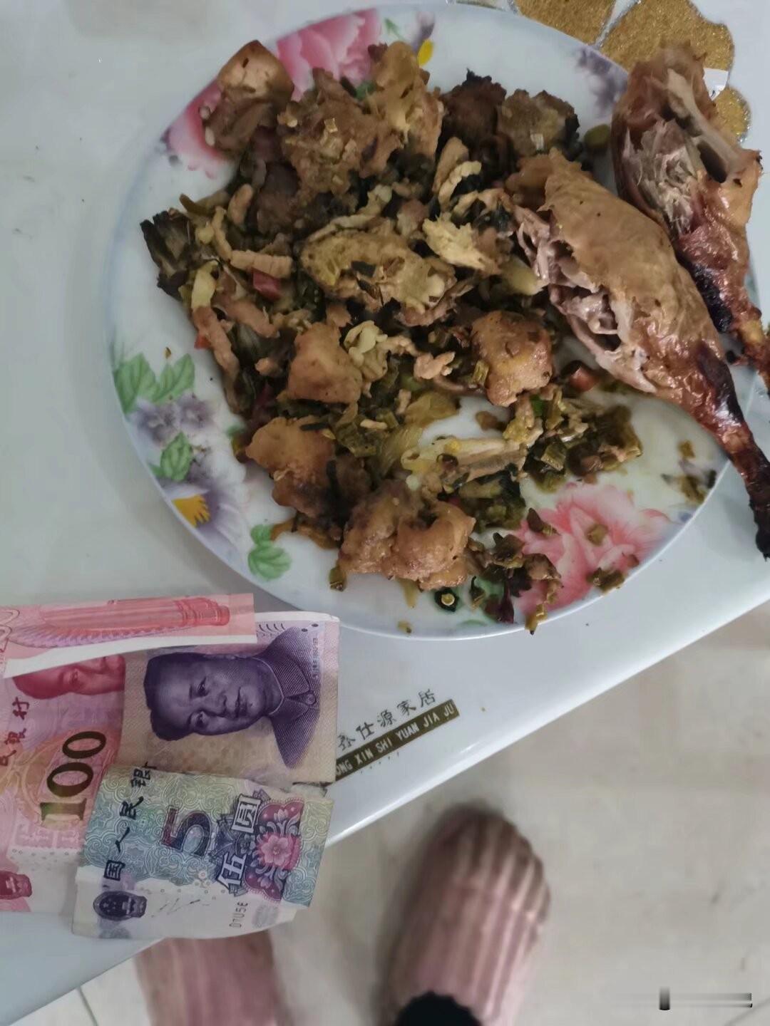 哪个又不想把婆婆当亲妈一样对待，可她？可她明知道我挺着八个月的大肚子，连顿可口的