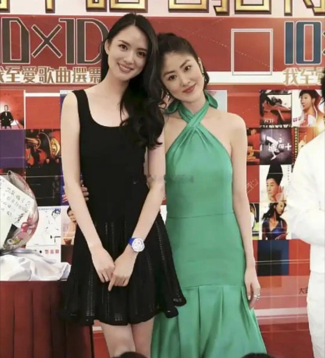 陈慧琳与张梓琳活动同台，两位女神同框亮相，气质出众，颜值惊艳，美得各有千秋，吸睛