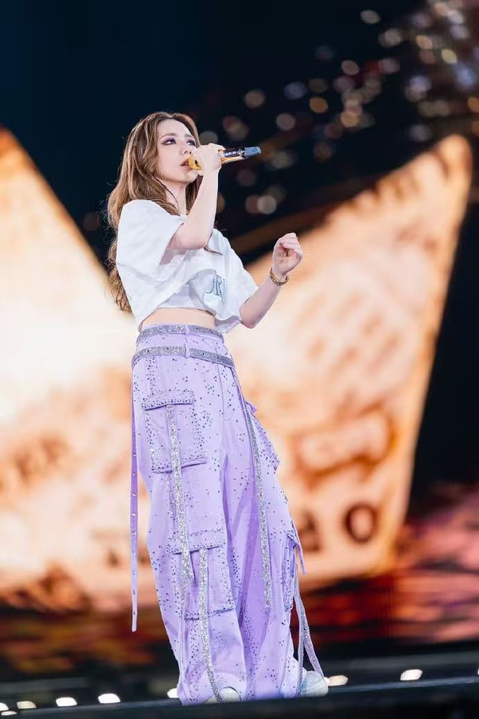 邓紫棋大巨蛋演唱会正式官宣 邓紫棋大巨蛋演唱会官宣咯，集齐亚洲多地场馆，首位香港