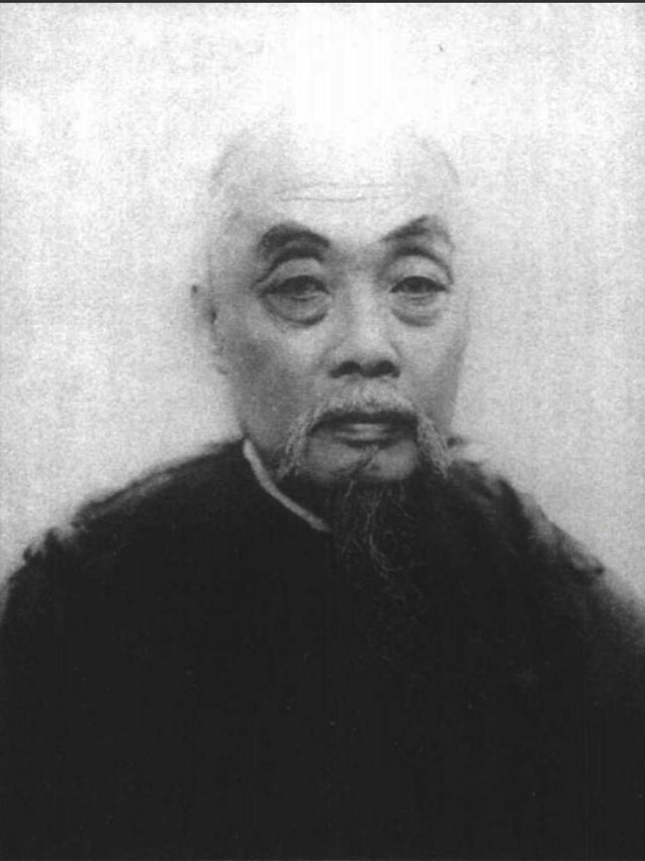 1884年，清末状元张謇为续香火纳了小妾，可迟迟没动静，妻子一句话惊呆众人："不