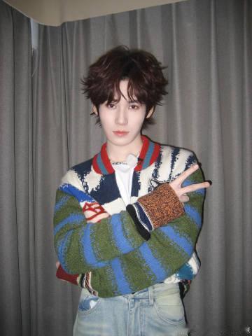 张真源录制结束晒照张真源录制结束说晚安 张真源录制结束晒照 ​​​