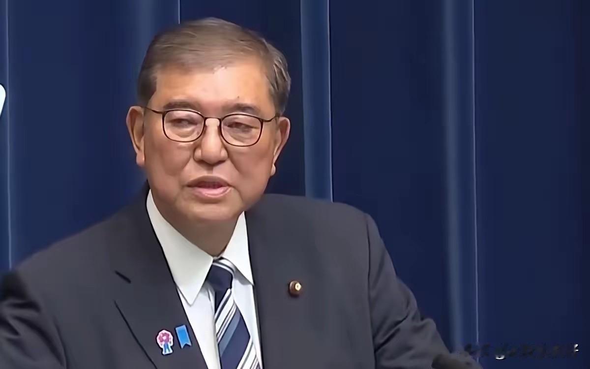 石破茂说的有道理，实力相差悬殊，想要冒险取胜是不可能的！
现在的高市早苗与东条英