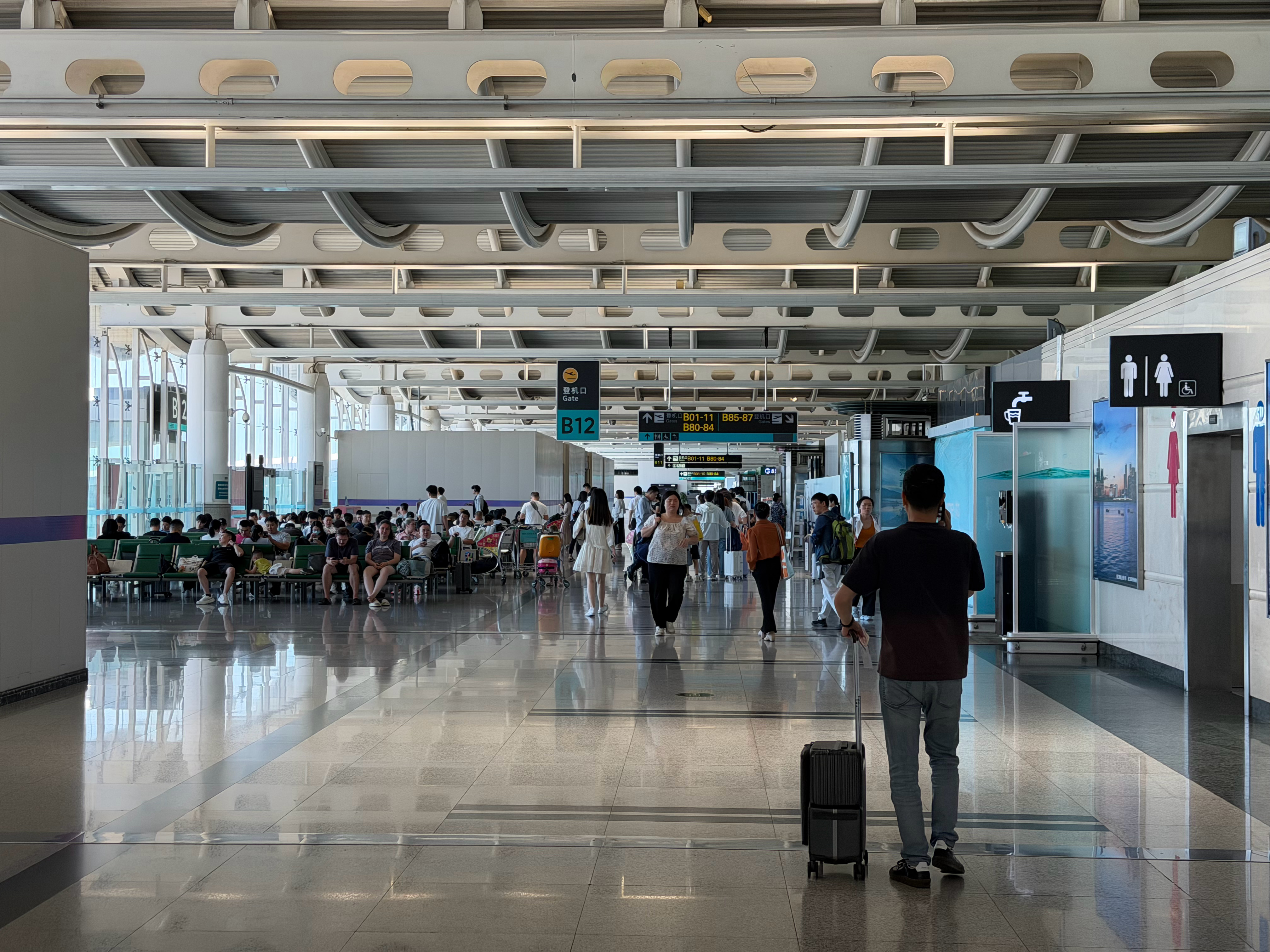 10:05结束值机，10:04值的机✈️还是太会把控时间了 杭州·杭州萧山国际机