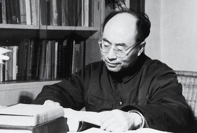 1967年，中国氢弹爆炸成功，震惊世界。美国怀疑我国盗窃了资料，法国总统戴高乐猛