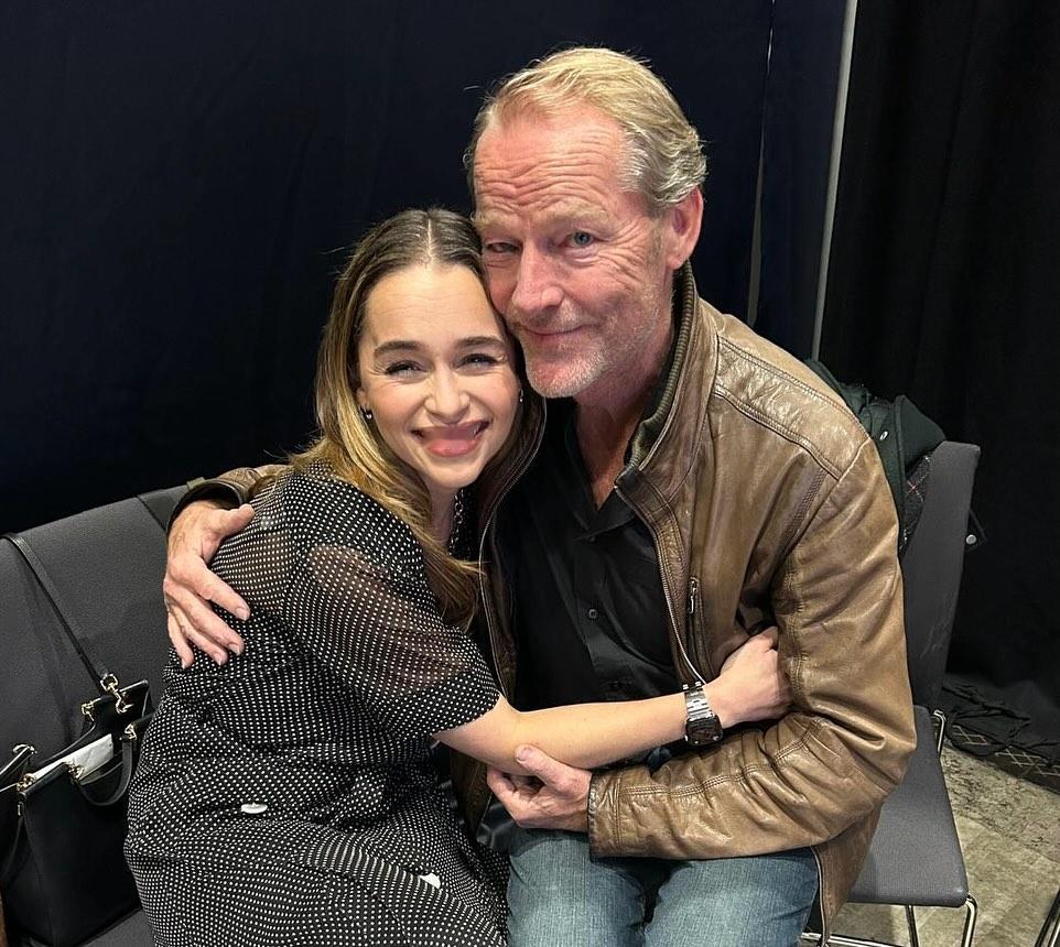 啊啊啊~~~龙妈和大熊 乔拉·莫尔蒙Iain Glen重聚合影曝光！！！