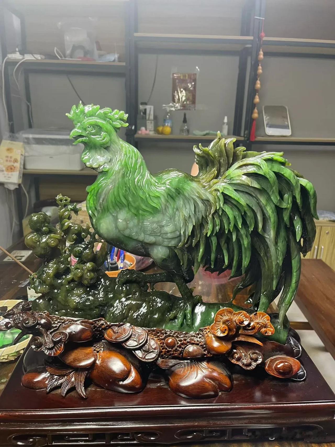 如果哪天真的不用为钱抬手，我大概还是会坐在这儿——

看这雕刻机如何与玉石商量形