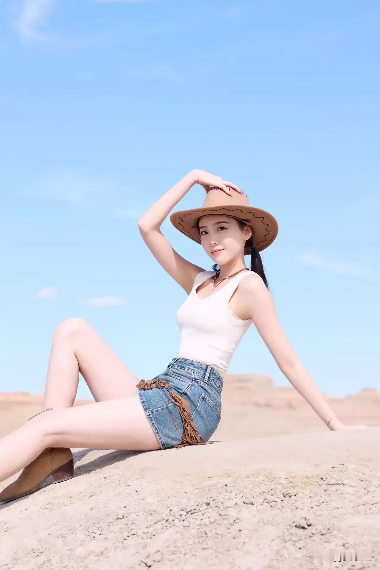 #今天你记录穿搭了吗？#
人生天地之间，
若白驹之过隙，
忽然而已。