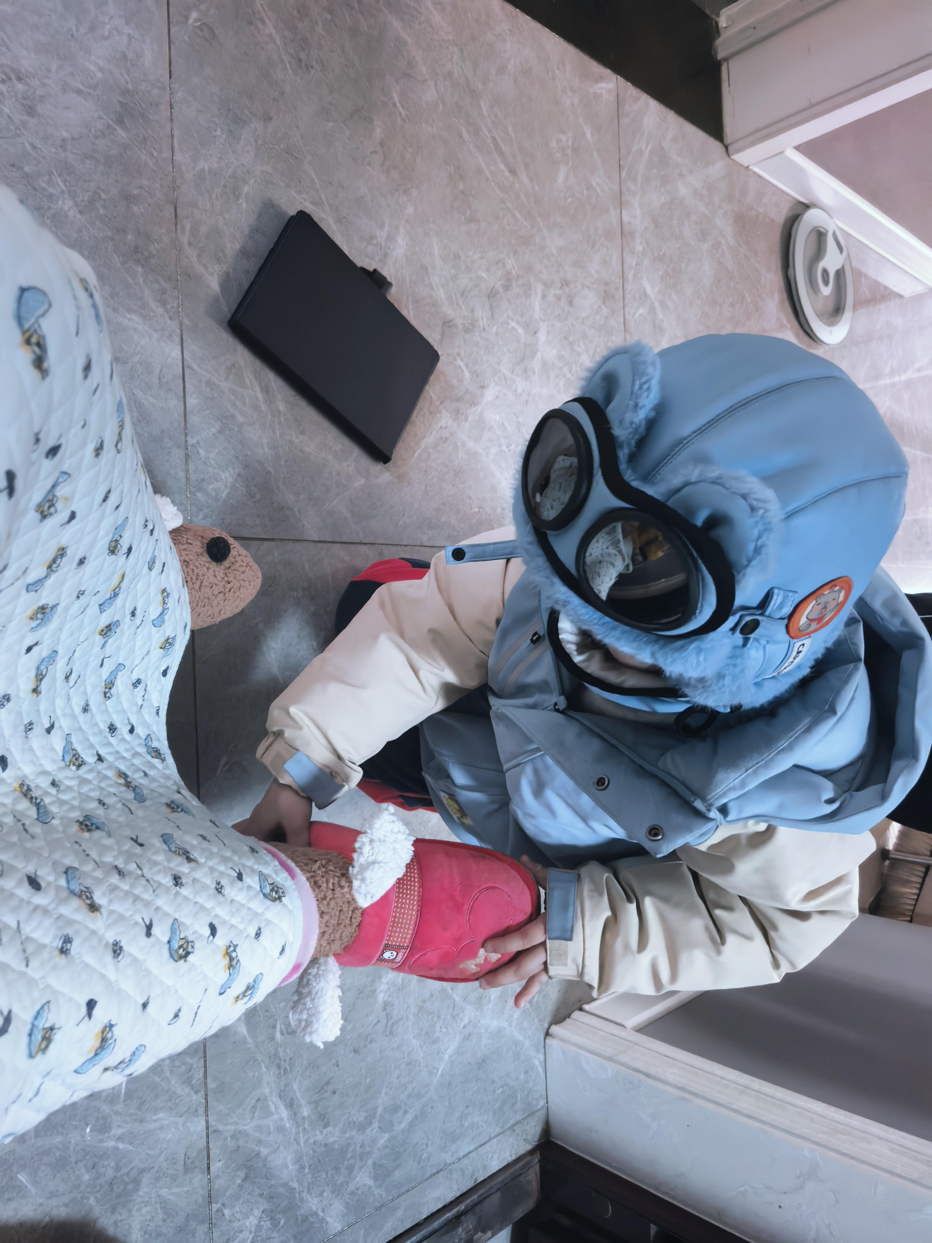 我是这个男人第一个双膝跪地给穿鞋的女人。幸福的晕头转向🥰🥰🥰