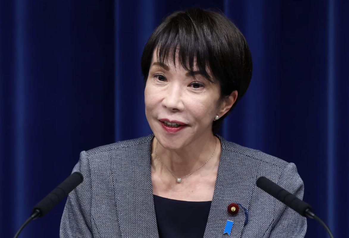 日本国会即将审议《皇室典范》修正案，核心两条：允许女性皇族婚后保留身份，允许旧皇