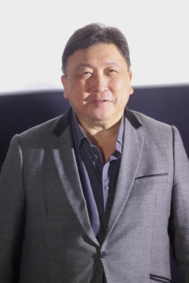 香港喜剧巨匠王晶及周星驰，近年先后于内地由大银幕跨界至短剧平台发展，闯入以百亿人