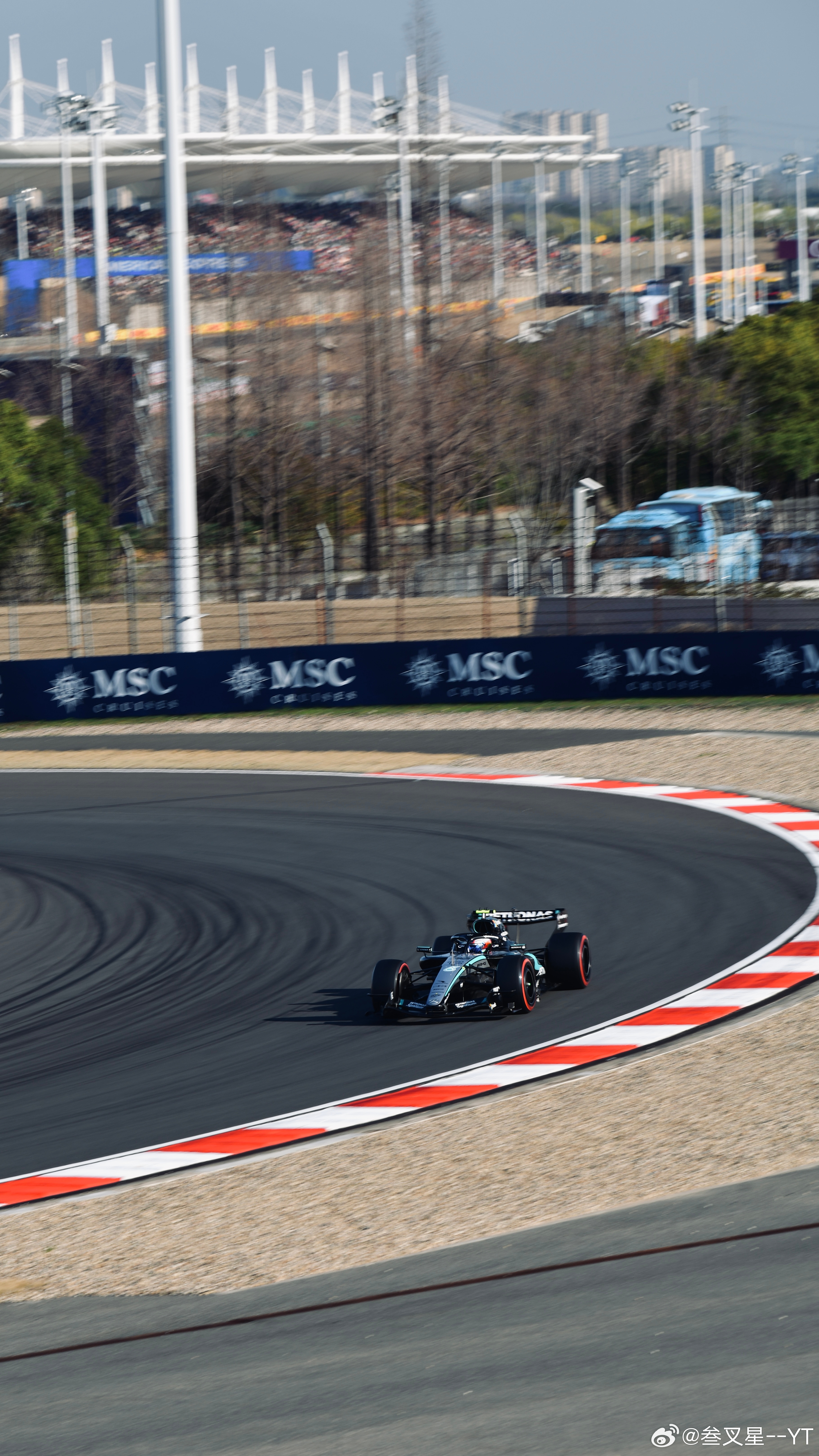 一车亦景  恭喜小Kimi，最年轻的杆位得主诞生了！yt-performf1中国