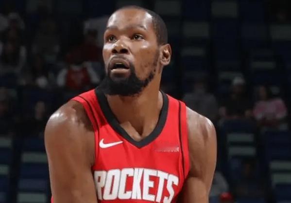 杜兰特寄人篱下啊！
火箭119-119战平鹈鹕进入加时，最后3秒火箭拥有绝杀机会