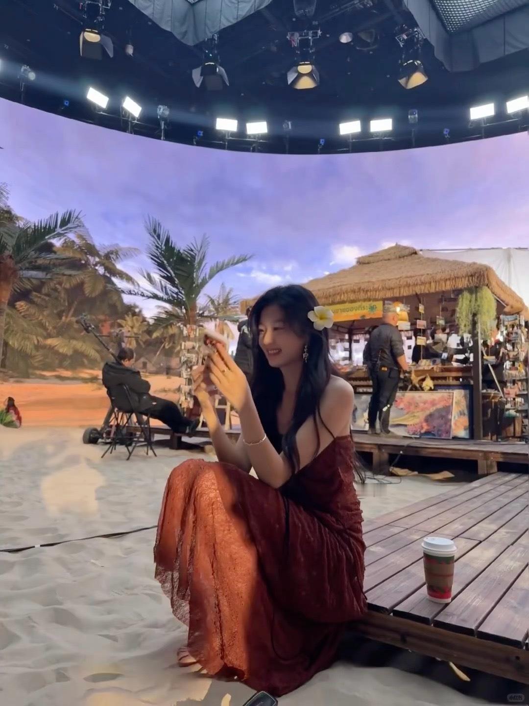 哎呦卧槽剧里看着这么美怎么是这样拍出来的啊哈哈哈哈哈哈全大棚0️⃣外景啊，我们小