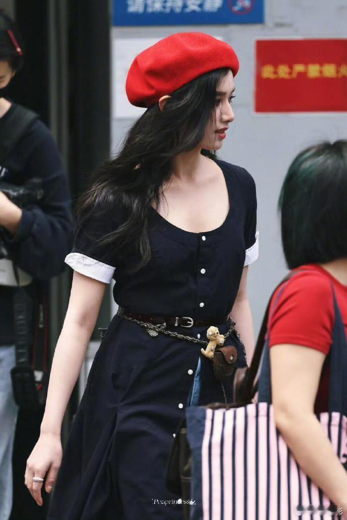 陈哲远张婧仪hi6合体陈哲远张婧仪hi6录制上班你好星期六 Hi6上班画面氛围感