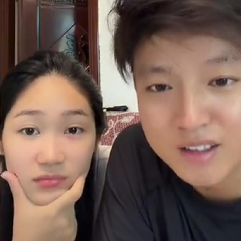 小松说他盖房子是靠自媒体，买车没有钱，你们别以为我真有那么多钱，我真的没有钱，有
