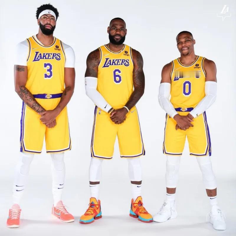 我们当年真的认为这三人组合能让联盟陷入麻烦
08月01日讯，NBA Memes在