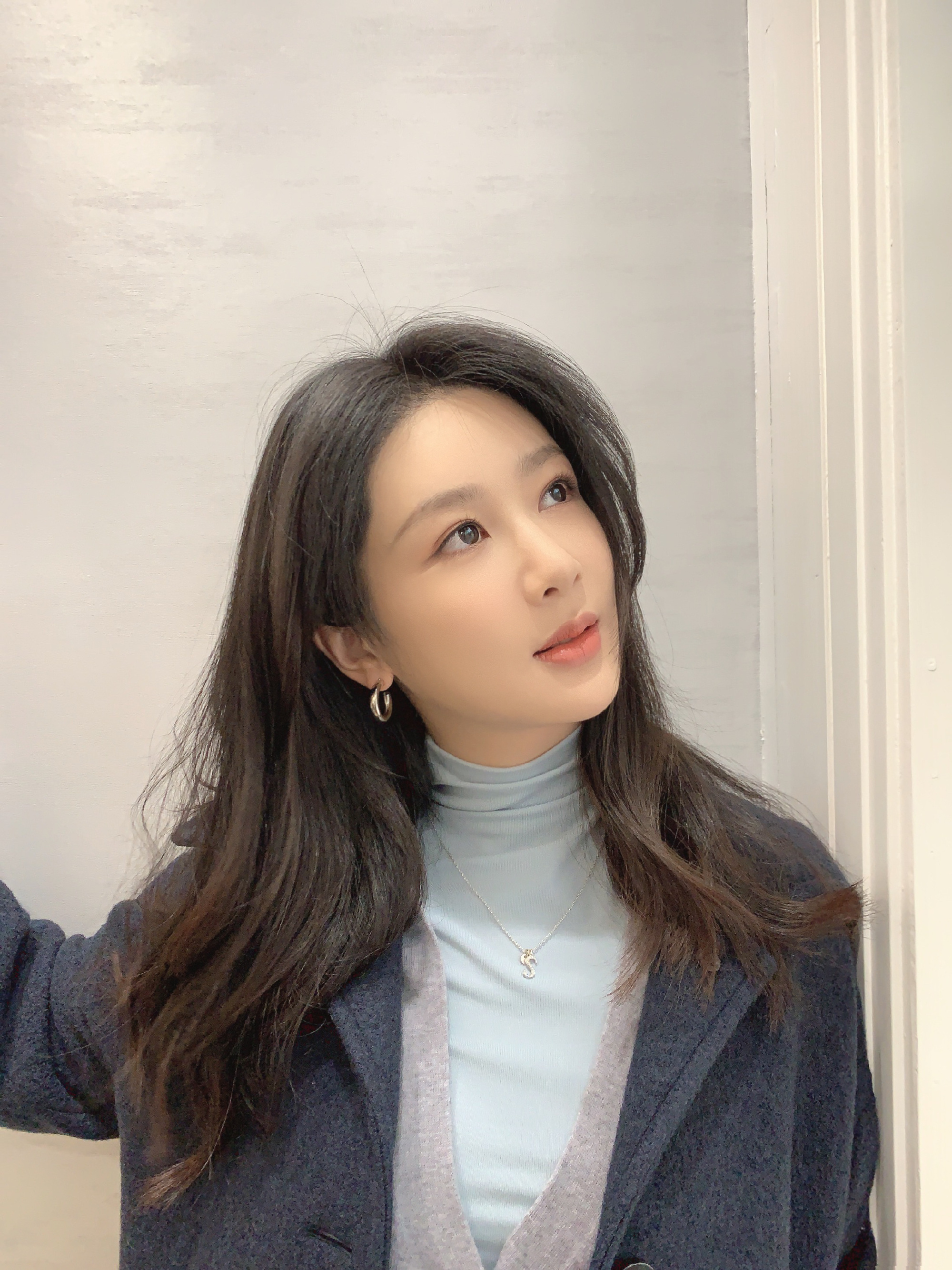  [比耶]#杨紫黄瀛子# 演员，愿你一路出发，一路繁华；愿你眼里有光，心中有爱，