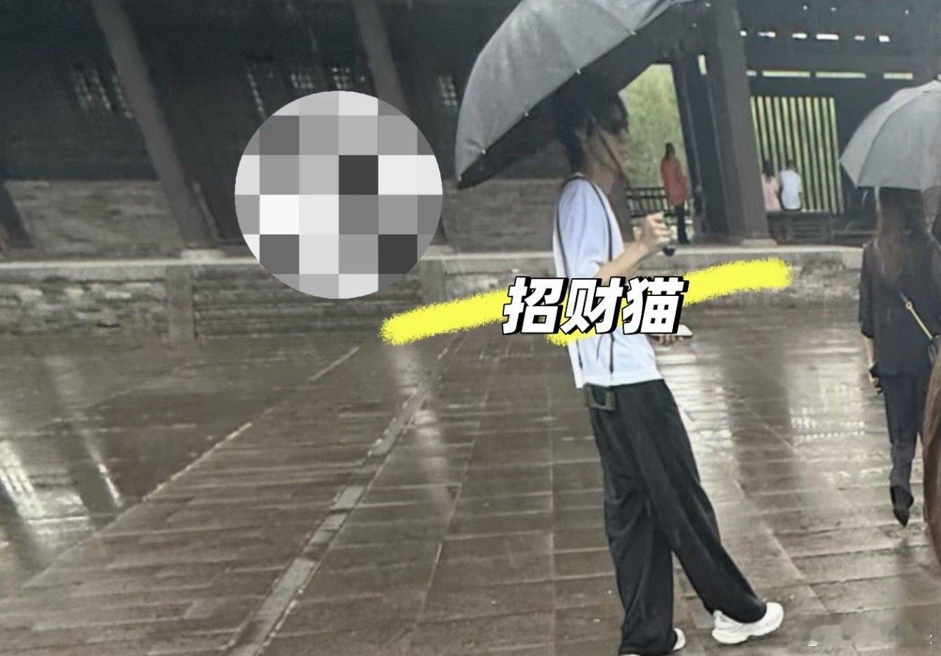 山西偶遇张真源山西景区偶遇张真源！山西景区偶遇张真源