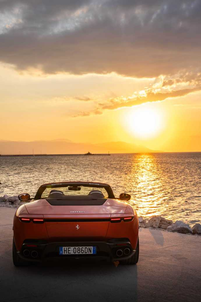 Ferrari Amalfi Spider搭载 3.9T V8 双涡轮增压发动机