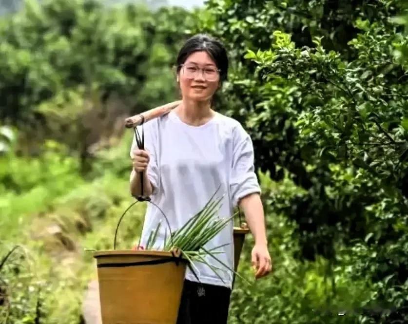 什么？广西扁担女孩，高考分728分，真的还是假的？

最近，高考分陆续出炉，备受