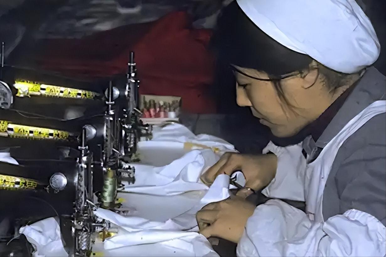 著名作家梁晓声的小姨20多岁时，未婚怀孕，誓死不说孩子的父亲是谁，最后被开除，生
