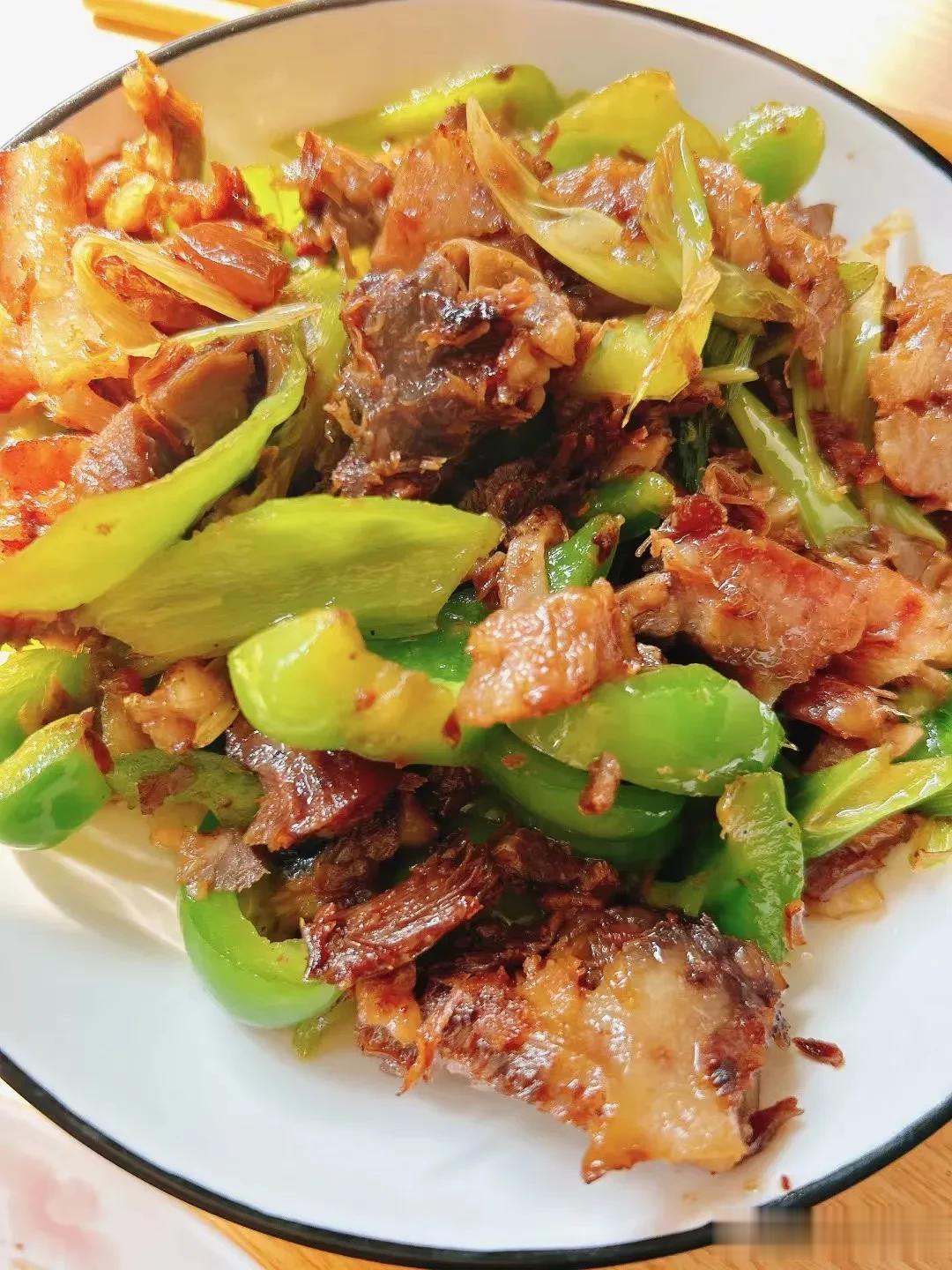 #十月美食录# 三餐茶饭，四季衣裳，共同造就了一个叫家的地方，人因食物而聚，人不