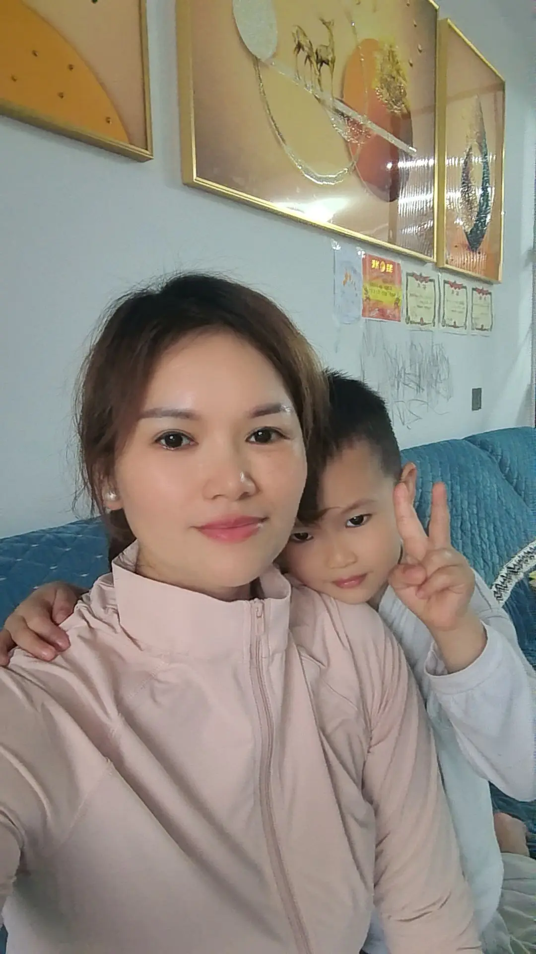 孩子送上学了，又是宅在家的一天，没有老公的日子，我突然也佩服了自己，又...