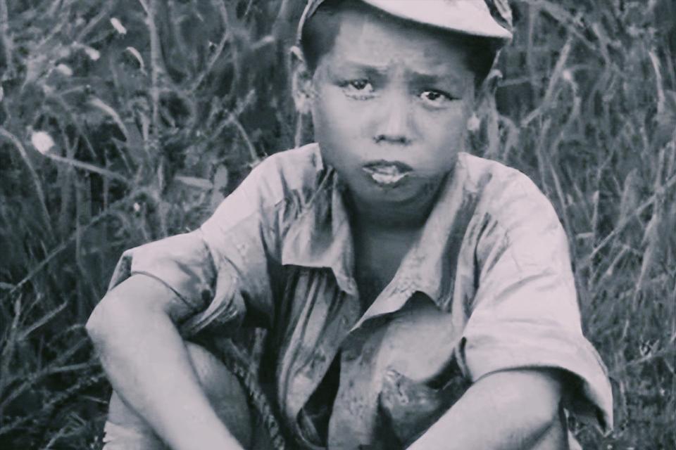 1936年，马家军要枪毙一个12岁的小红军。谁料，小红军说：“你们用大刀砍死我吧