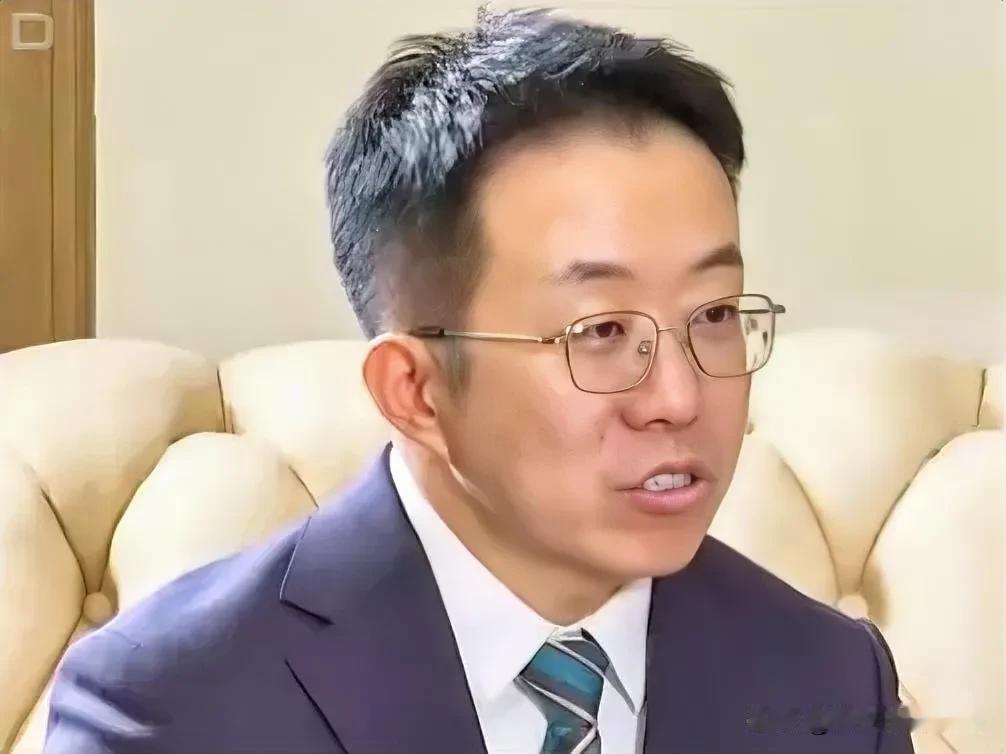 俄方认为，欧洲和乌克兰没有和平解决危机的方案。
俄罗斯无任所大使米罗什尼克日前接