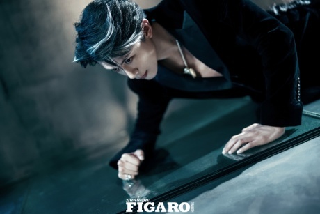 感觉邓凯下一秒要强制爱了邓凯面部折叠度邓凯费加罗男士阴湿感封面 邓凯这套费加罗大